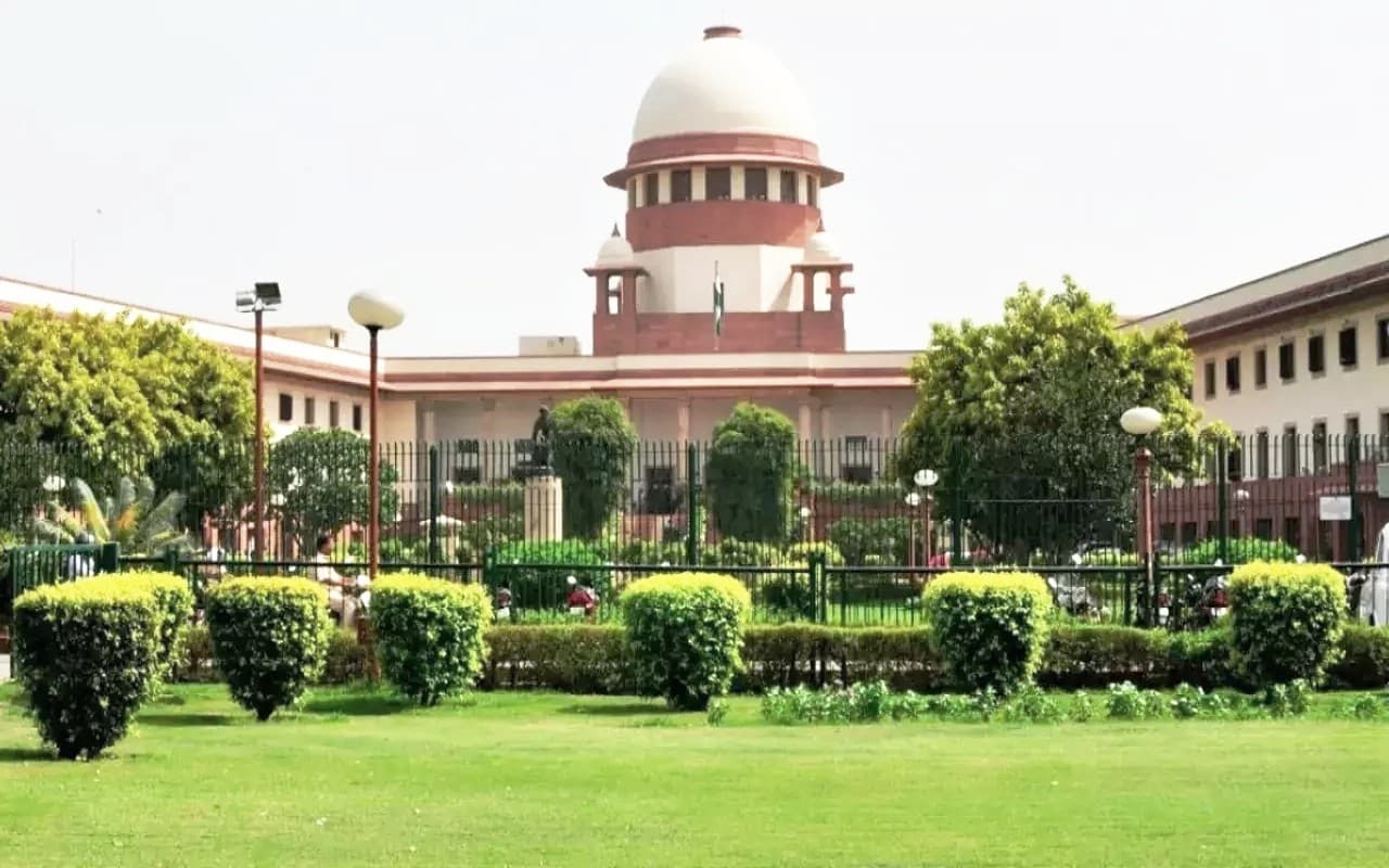 एक-दूसरे को अंगूठी पहनाकर भी हो सकती है शादी, पुरोहित का होना जरूरी नहीं : सुप्रीम कोर्ट