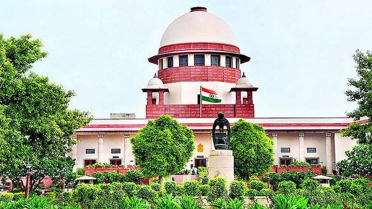 ED Director Tenure: ईडी प्रमुख के सेवा विस्तार मामले पर SC का केंद्र को नोटिस, 10 दिनों में मांगा जवाब