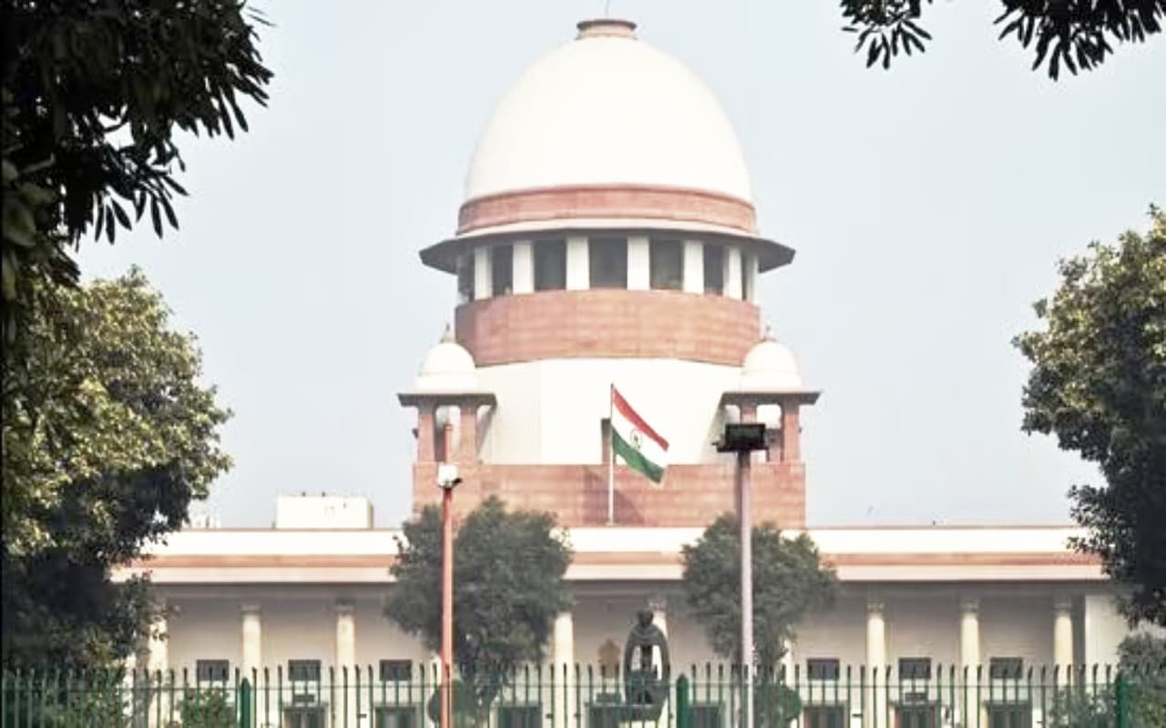 Gyanvapi Case: मस्जिद प्रबंधन समिति ने की सुप्रीम कोर्ट से पिछले आदेश में सुधार की मांग, जानें मामला...