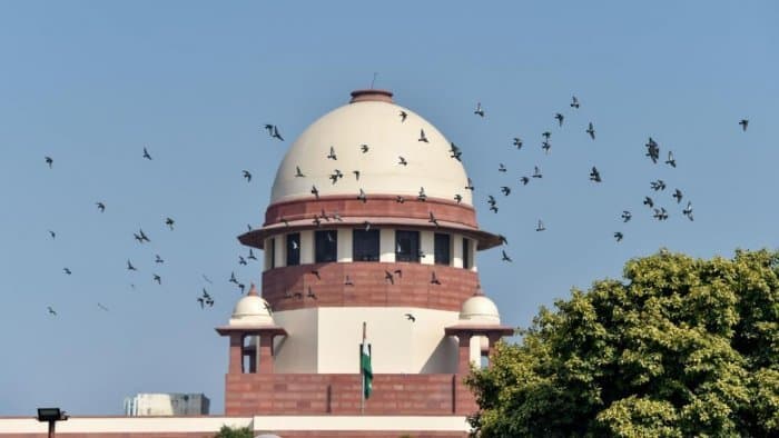 विशेषाधिकार हनन का मामला : अर्नब का सुप्रीम कोर्ट से महाराष्ट्र विधानसभा अध्यक्ष को नोटिस देने का अनुरोध, दो सप्ताह के लिए सुनवाई टली