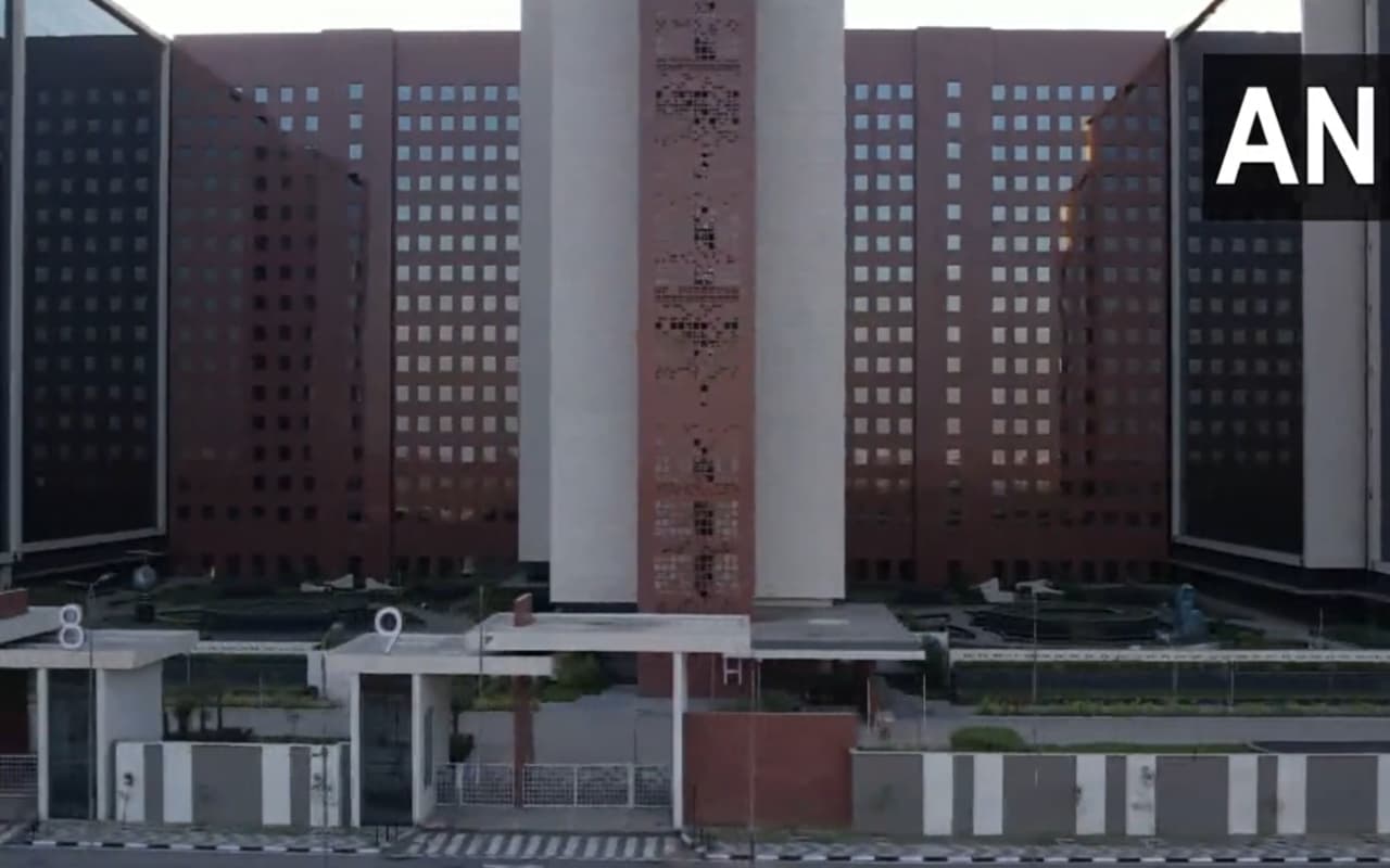 सूरत में बनी दुनिया की सबसे बड़ी ऑफिस बिल्डिंग, अमेरिका के पेंटागन का तोड़ा 80 सालों का रिकॉर्ड