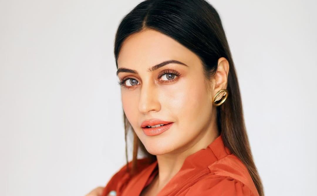 सुरभि चंदना ने कराया ग्लैमरस फोटोशूट, इंटरनेट पर वायरल हो रही इन तसवीरों पर आया फैंस का दिल