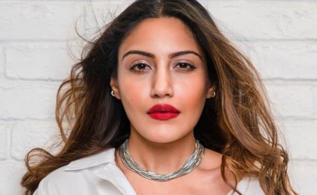 सुरभि चंदना व्‍हाइट ड्रेस में दिखीं बेहद बोल्‍ड, 'नागिन' एक्‍ट्रेस की इन तसवीरों पर से नजरें नहीं हटा पाएंगे आप, Viral Photos