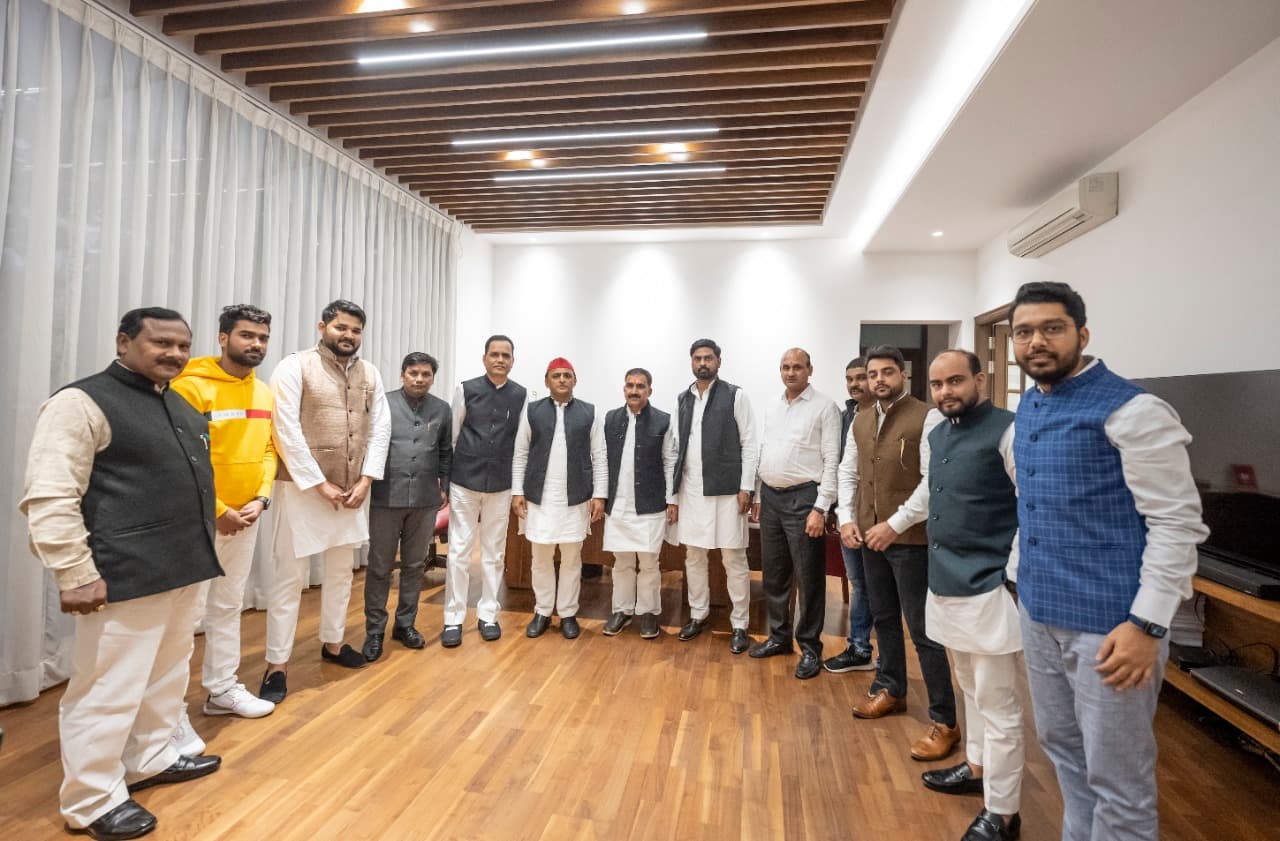 उप्र विधान सभा चुनाव: कर्मचारी राजनीति के धुरंधरों ने भी चुनावी मैदान में ठोंकी ताल