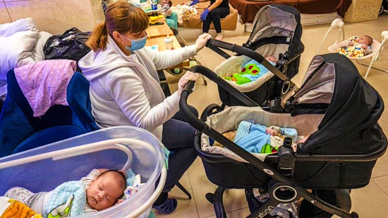 Russia Ukraine Crisis: यूक्रेन में किराये की कोख से पैदा बच्चों को अपने मां-बाप का इंतजार