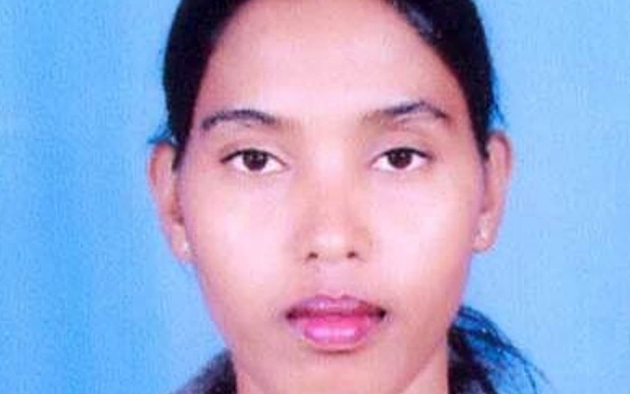 Ranchi Crime: पूर्व IG PS नटराजन का स्टिंग कर चर्चा में आयी सुषमा बड़ाइक को मारी गोली, मेडिका में भर्ती