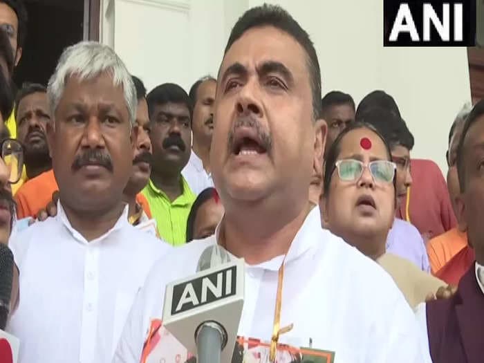 भगदड़ मामला : शुभेंदु अधिकारी के खिलाफ राज्य सरकार की याचिका सुनवाई को सुप्रीम कोर्ट ने किया खारिज