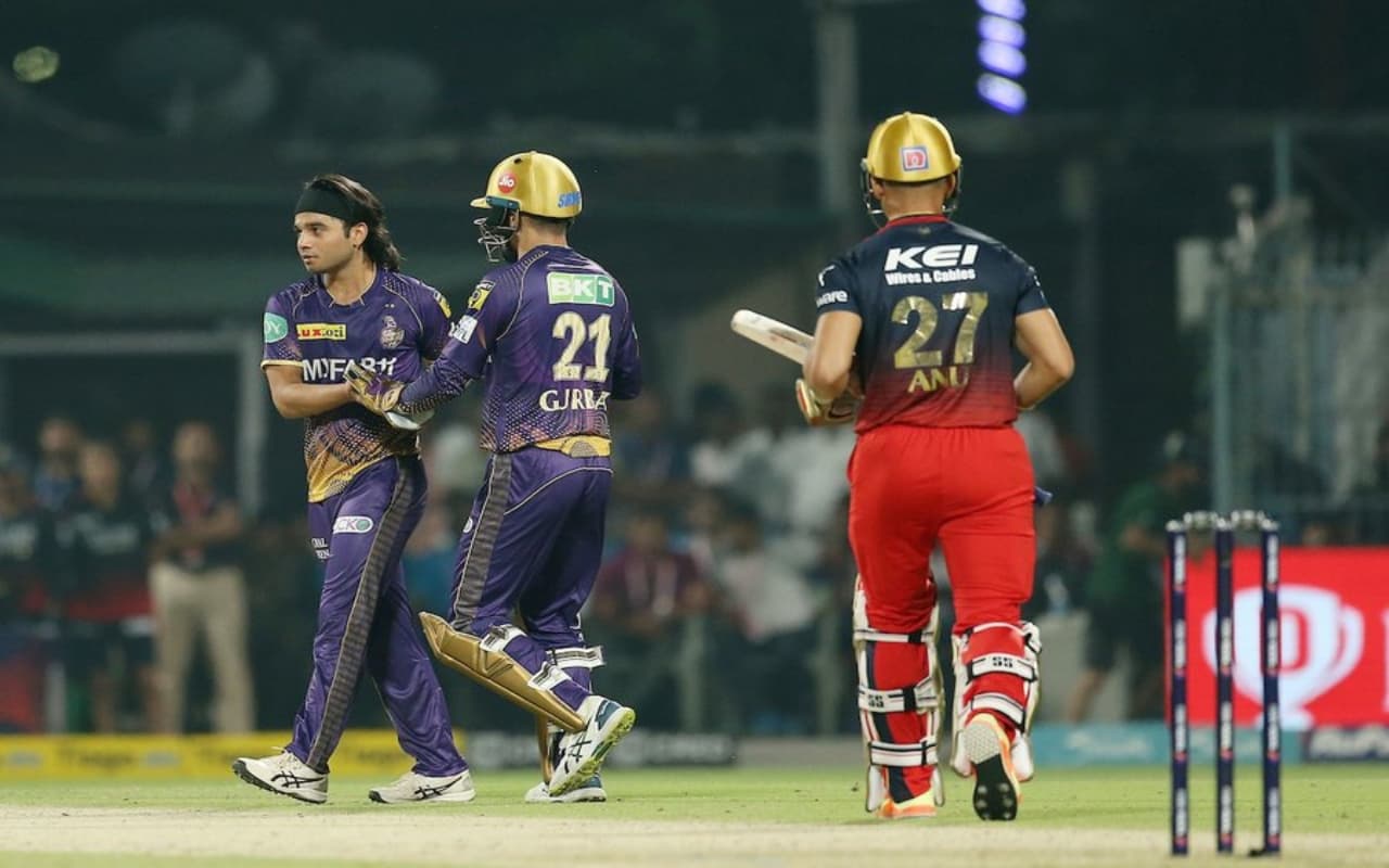 RCB vs KKR Playing 11: आरसीबी को उनके घर में हराना केकेआर के लिए नहीं होगा आसान, यहां जानिए प्लेइंग 11