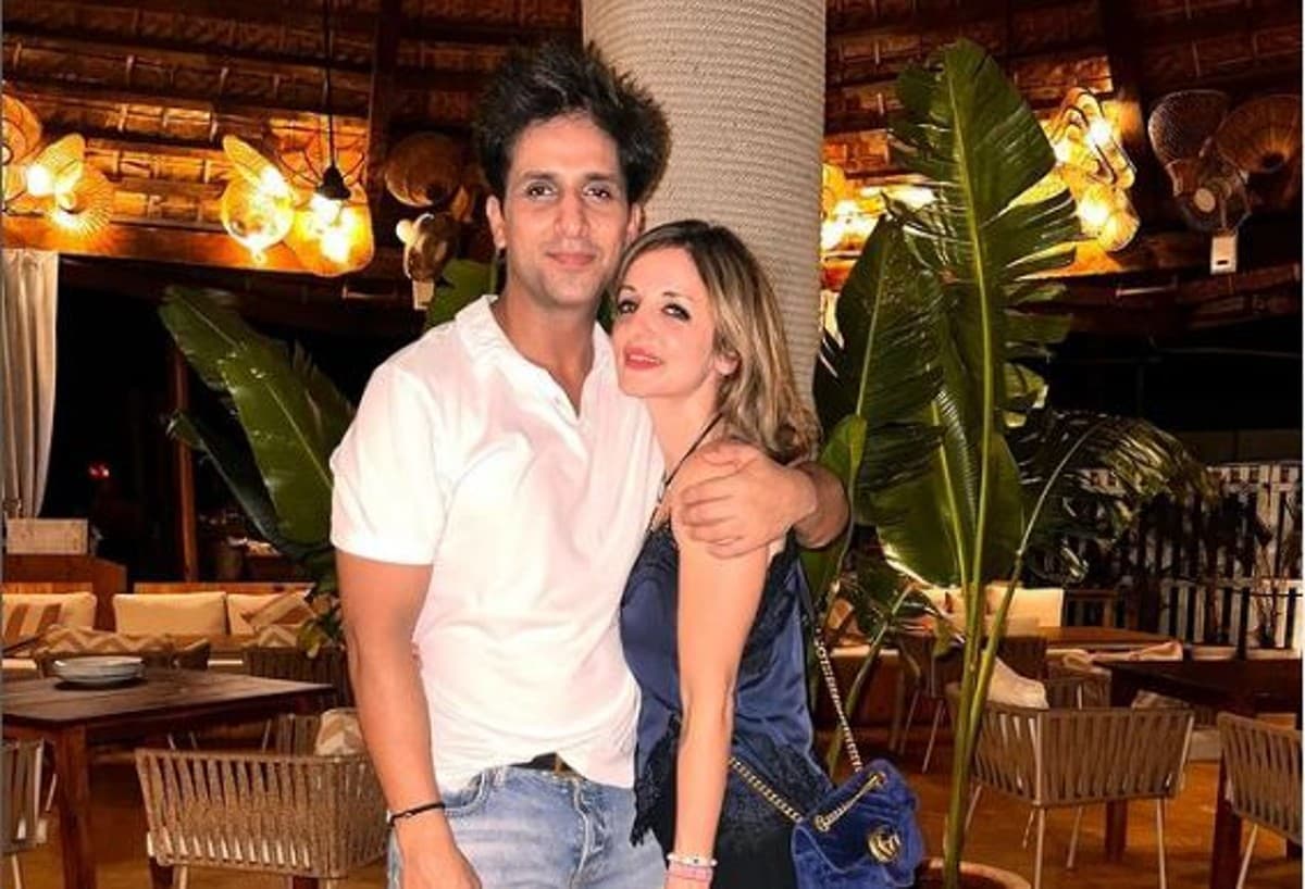 ऋतिक रोशन की एक्स वाइफ सुजैन खान ने अर्सलान गोनी के साथ शेयर की रोमांटिक फोटो, BF पर यूं लुटाया प्यार