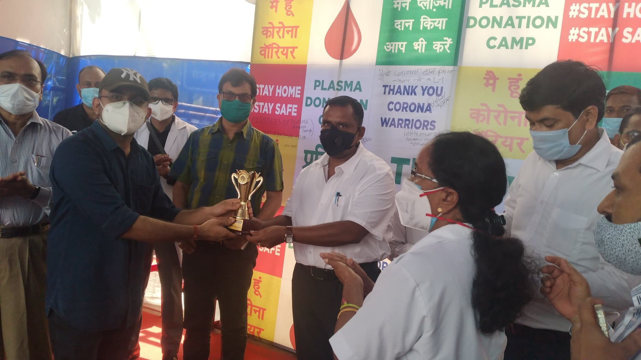 Coronavirus In Jharkhand : स्वास्थ्य मंत्री बन्ना गुप्ता ने कोरोना से जंग जीतकर प्लाज्मा डोनेट करनेवालों को किया सम्मानित