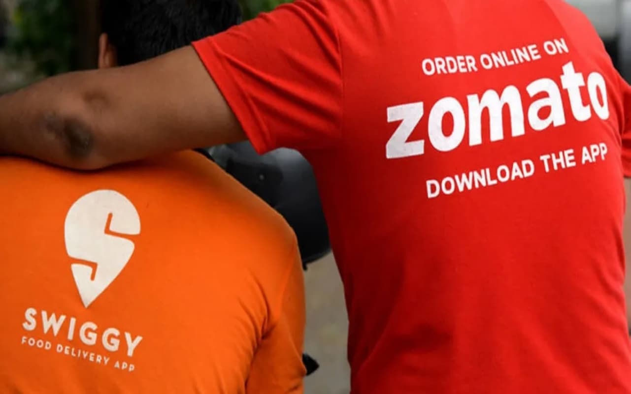 Zomato, Swiggy पर खाना मंगाना पड़ेगा महंगा, बढ़ेगा प्लेटफॉर्म शुल्क