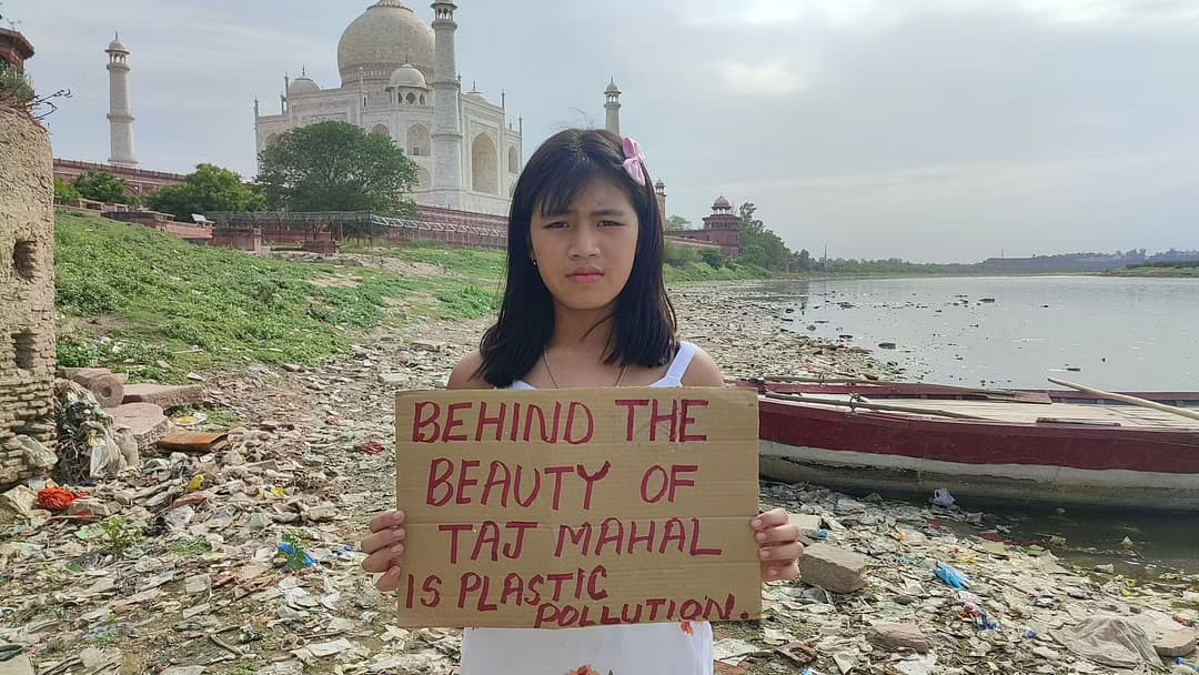 Agra News: 11 साल की एक्टिविस्ट ने दिखाया ताज की खूबसूरती में लगा 'दाग', नगर निगम ने अब लिया ये एक्शन