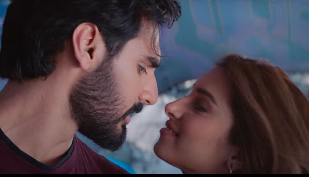 Tere Siva Song : अहान शेट्टी और तारा सुतारिया की रोमांटिक केमिस्ट्री, 'तड‍़प' का नया गाना रिलीज, VIDEO