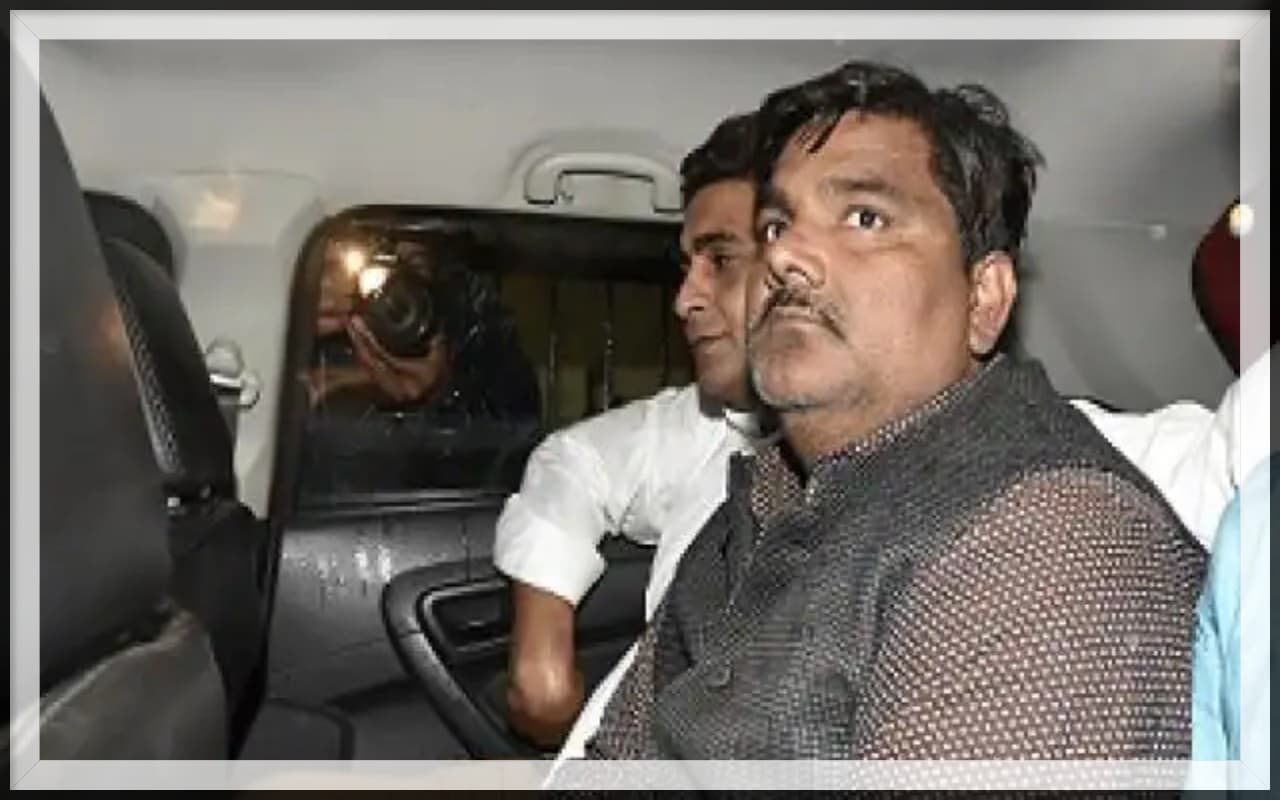 IB अफसर अंकित शर्मा के कत्ल के मामले में पूर्व AAP नेता ताहिर हुसैन पर चलेगा मुकदमा