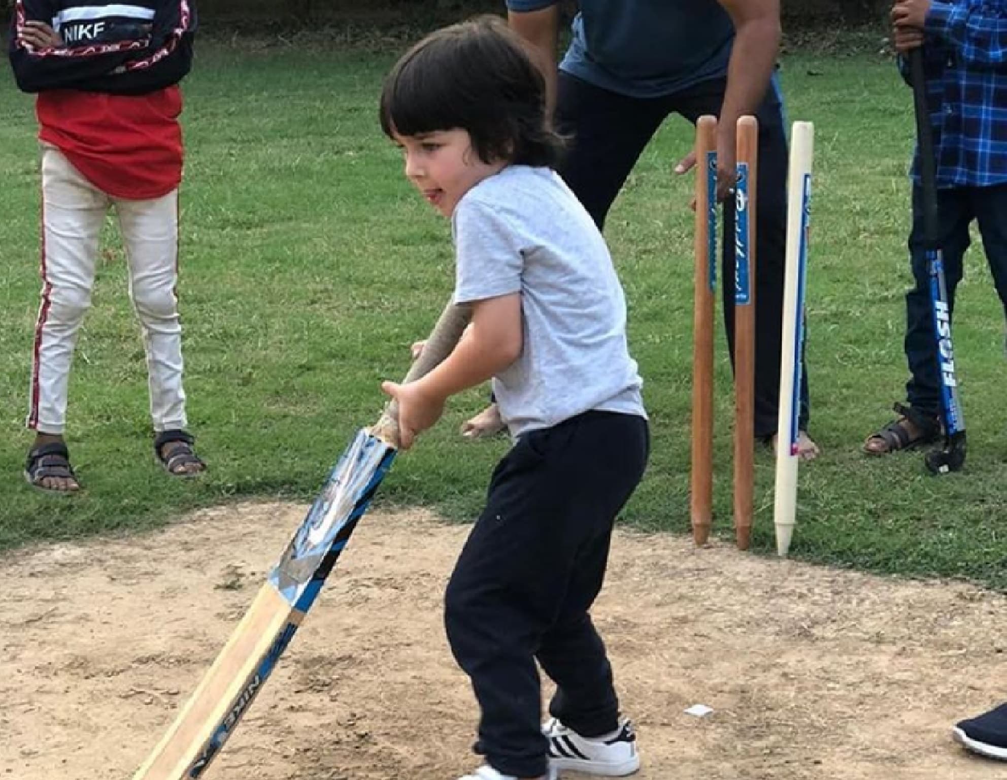 IPL 2020 : तैमूर के लिए आईपीएल में कोई जगह है क्या ? करीना के सवाल पर दिल्ली कैपिटल्स का मजेदार जवाब