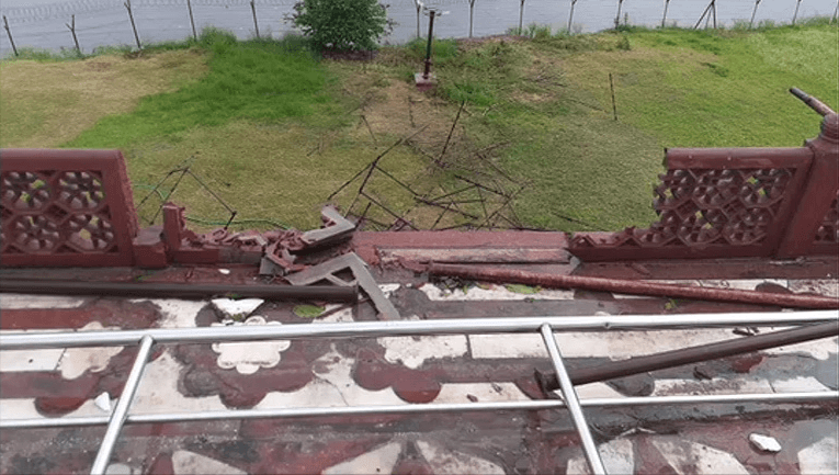 भीषण आंधी तूफान से विश्व प्रसिद्ध ताजमहल का हिस्सा टूटा, जानिए क्या कहना है ASI का