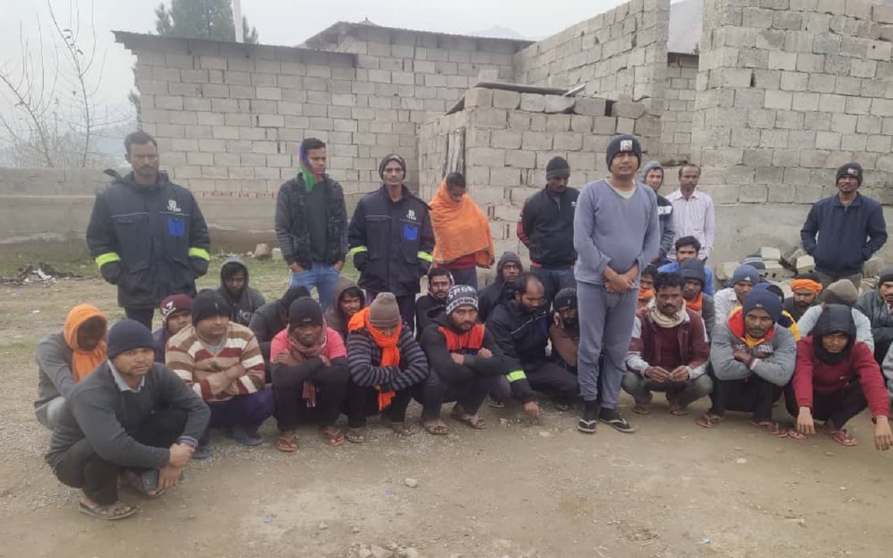 Jharkhand News: ताजिकिस्तान में फंसे हैं झारखंड के 44 मजदूर, वतन वापसी की लगा रहे गुहार 