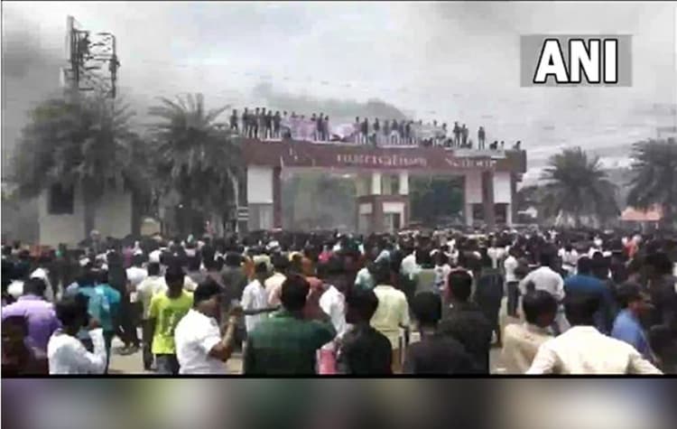 Kallakurichi Violence: तमिलनाडु में स्कूली छात्रा की मौत मामले में जिला पुलिस अधीक्षक का तबादला