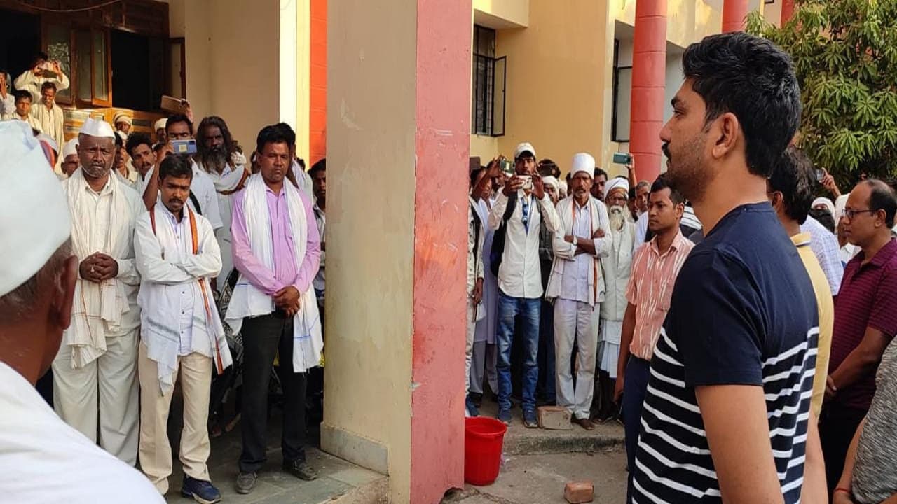 झारखंड पंचायत चुनाव : उपायुक्त से वार्ता के बाद टानाभगतों का आंदोलन 4 दिनों बाद खत्म, मिला ये आश्वासन