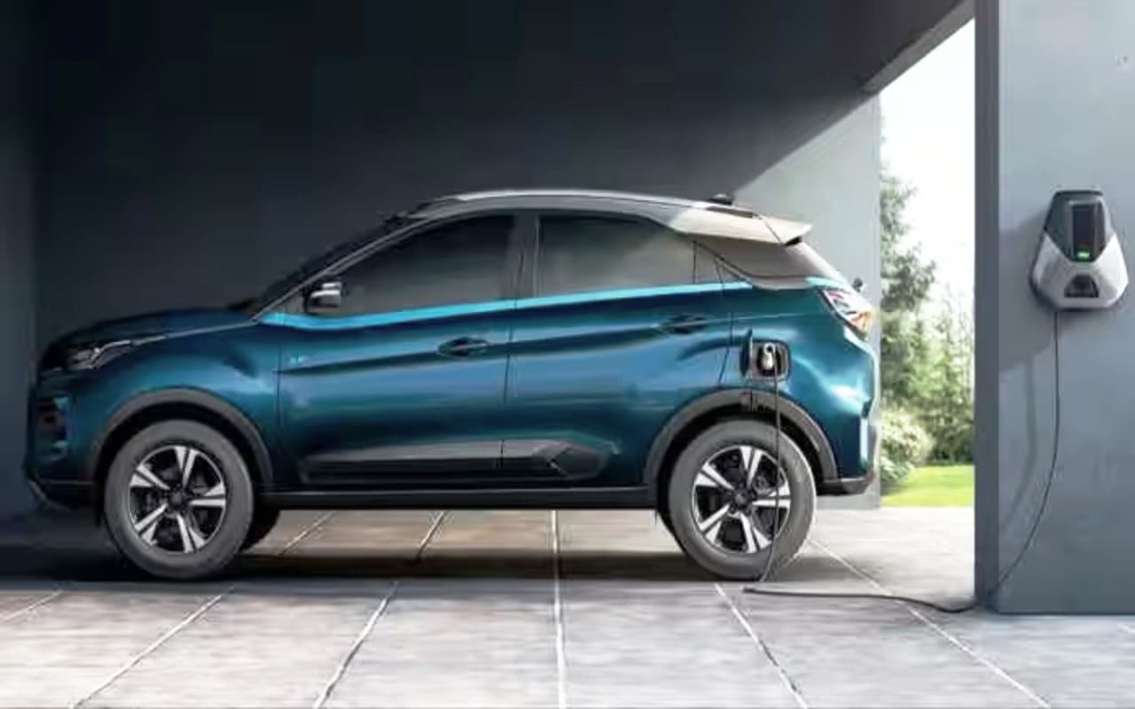 Volvo XC 40 Recharge से लेकर Nexon EV Max तक, ये हैं 400 किमी से ज्यादा की रेंज देने वाली इलेक्ट्रिक कार्स Volvo XC 40 Recharge से लेकर Nexon EV Max तक, ये हैं 400 किमी से ज्यादा की रेंज देने वाली इलेक्ट्रिक कार्स