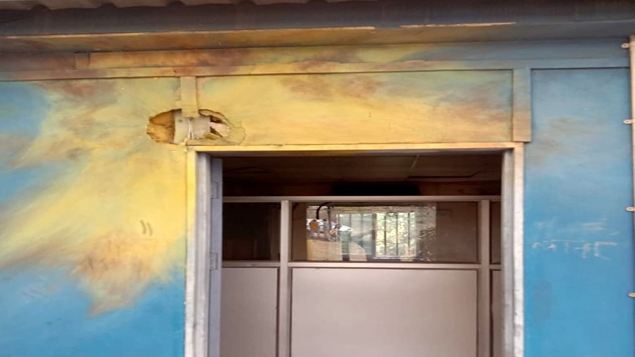 Jharkhand News : गोलियों की तड़तड़ाहट व बमबारी से दहली आउटसोर्सिंग कंपनी, बाल-बाल बचे अधिकारी, 6 कर्मी घायल