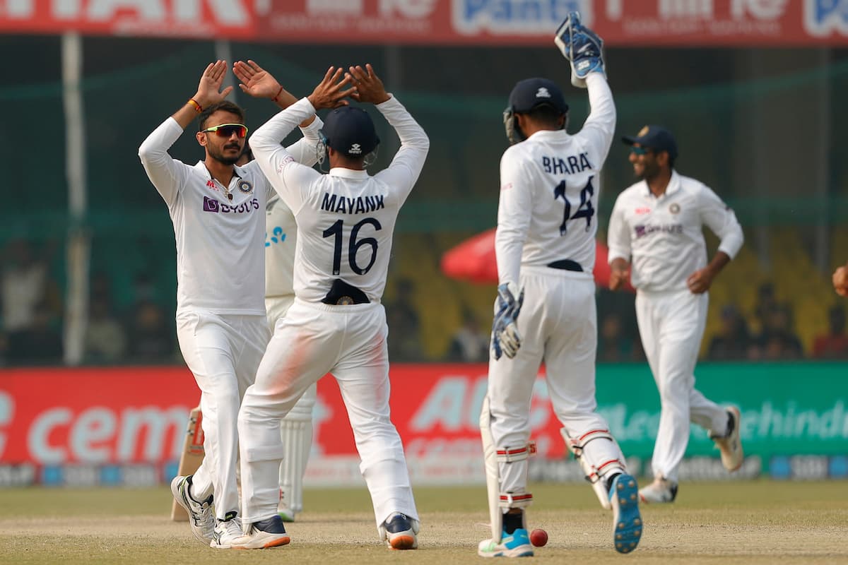 IND vs SA: कोरोना के ओमीक्रान वैरिएंट ने बढ़ायी BCCI की टेंशन, भारत के साउथ अफ्रीका दौरे पर आयी बड़ी खबर