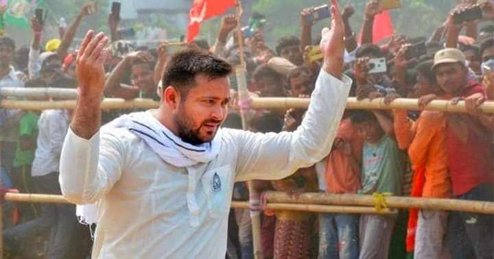 तेज प्रताप यादव निजी कार्यक्रम में सरकारी विमान से पहुंचे, गरमाई बिहार की राजनीति तेज प्रताप यादव निजी कार्यक्रम में सरकारी विमान से पहुंचे, गरमाई बिहार की राजनीति
