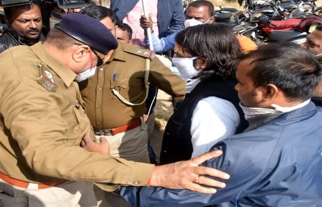 Lalu Prasad Yadav : अपने पिता लालू प्रसाद यादव से मिलने रिम्स पहुंचे बिहार के पूर्व स्‍वास्‍थ्‍य मंत्री तेज प्रताप यादव