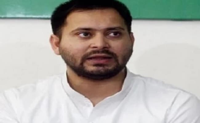 Video : डिप्टी सीएम तेजस्वी यादव ने किया वाल्मीकि नगर का दौरा, जंगल सफारी का लिया जायजा Video : डिप्टी सीएम तेजस्वी यादव ने किया वाल्मीकि नगर का दौरा, जंगल सफारी का लिया जायजा