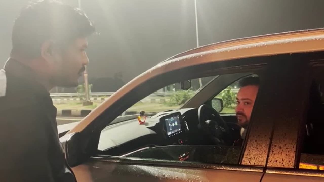 बिहार: आधी रात मूसलाधार बारिश में पटना की सड़कों पर निकल गए तेजस्वी यादव, किया ऐसा काम सब ने कहा...