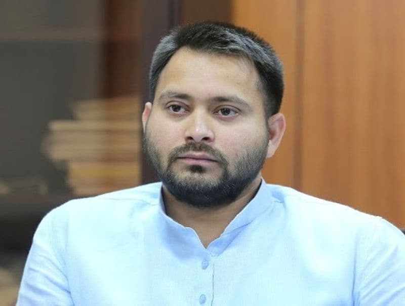 Bihar News: Tejashwi yadav ने तंजात्मक लहजे में सीएम Nitish kumar को दी बधाई, ट्वीट कर कही ये बात