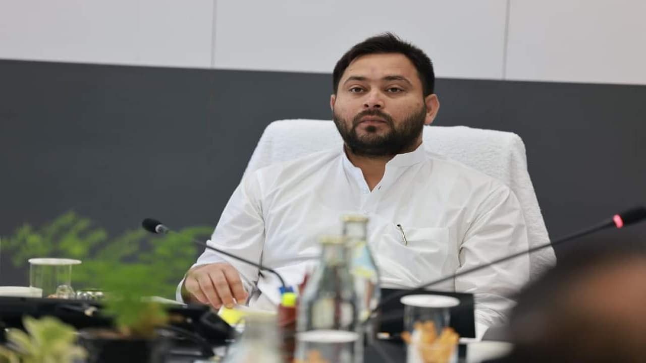 Bihar Politics : तेजस्वी यादव 2025 में बनेंगे बिहार के मुख्यमंत्री, बोलें शिवानंद तिवारी