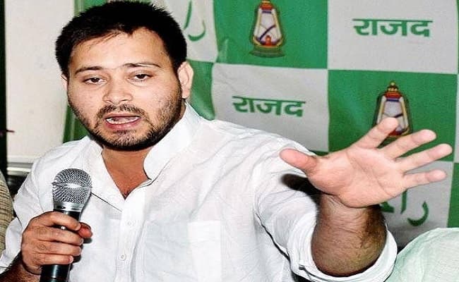 तेजस्वी का ट्वीट, नीतीश सरकार पर निशाना, कहा- सत्ता संरक्षित अपराधियों की मौज और रिकॉर्ड तोड़ अपराध की बहार है