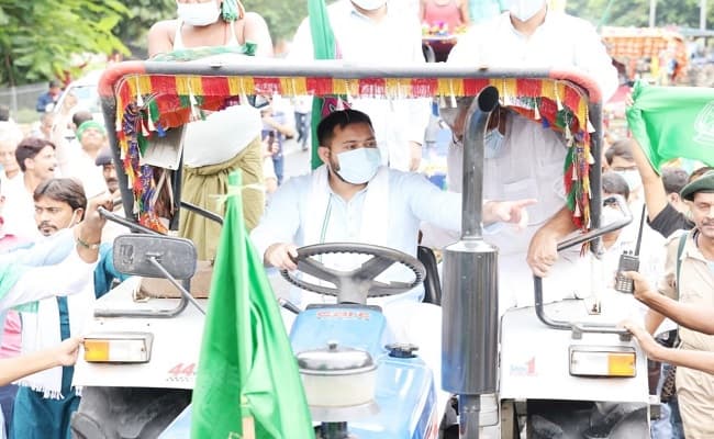 तेजस्वी, तेजप्रताप और पप्पू यादव के खिलाफ प्राथमिकी दर्ज, जानिए क्या है पूरा मामला