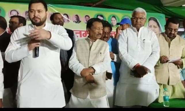 राजद से गद्दारी करनेवालों को मिलेगी सजा, बोले तेजस्वी यादव- कार्तिक मास्टर को हर कीमत पर MLC बनाइये