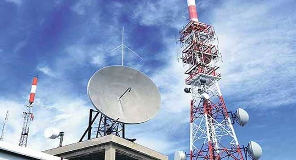 टेलीकॉम कंपनियों को बड़ा मुनाफा देने की तैयारी में सरकार, माफ कर सकती है 40,000 करोड़ रुपये का बकाया