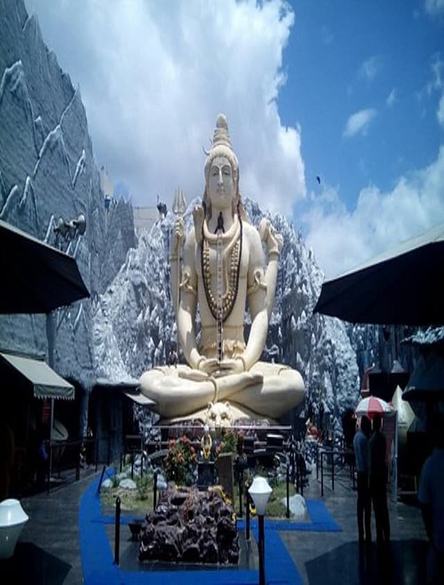 Unlock 1.0, Live Updates: आज से भगवान हुए 'अनलॉक',  मंदिर से लेकर शॉपिंग मॉल तक कितना बदला देश, जानिए..