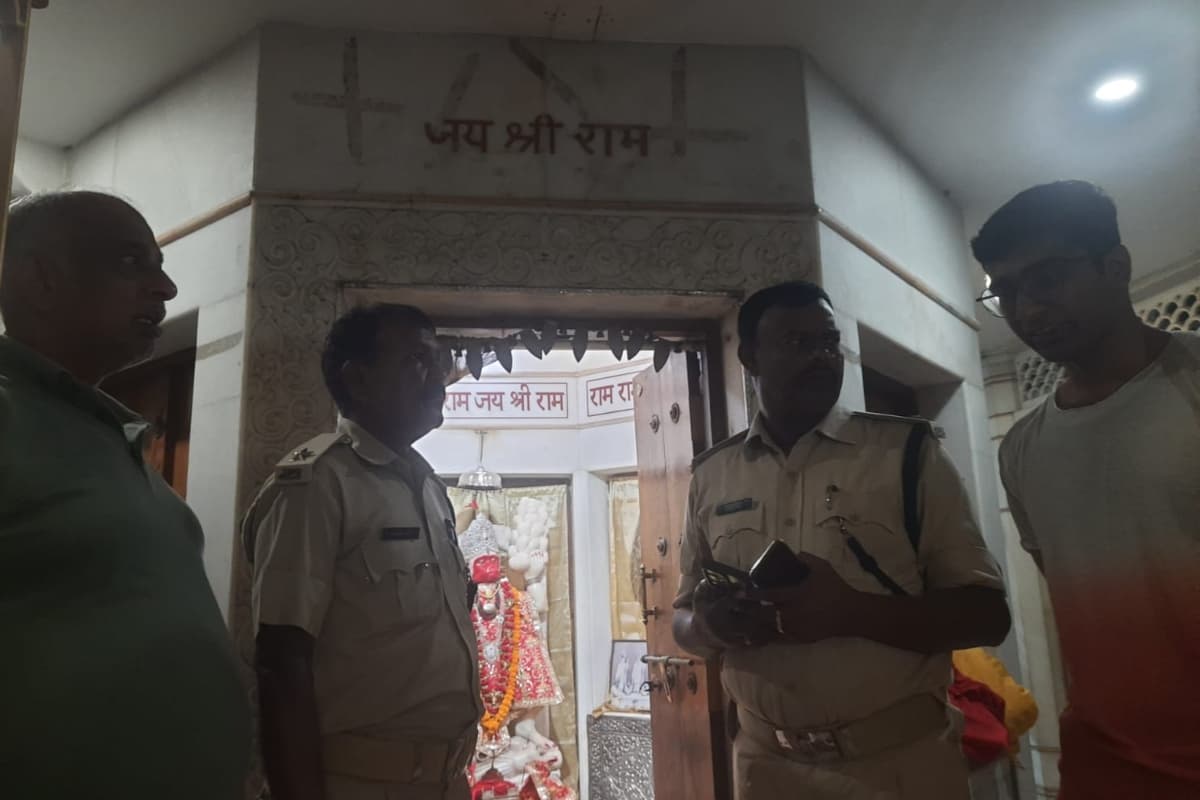 झारखंड: राजगढ़िया मंदिर में करीब 20 लाख रुपये की सोने की मूर्ति व कैश की चोरी, जांच में जुटी पुलिस