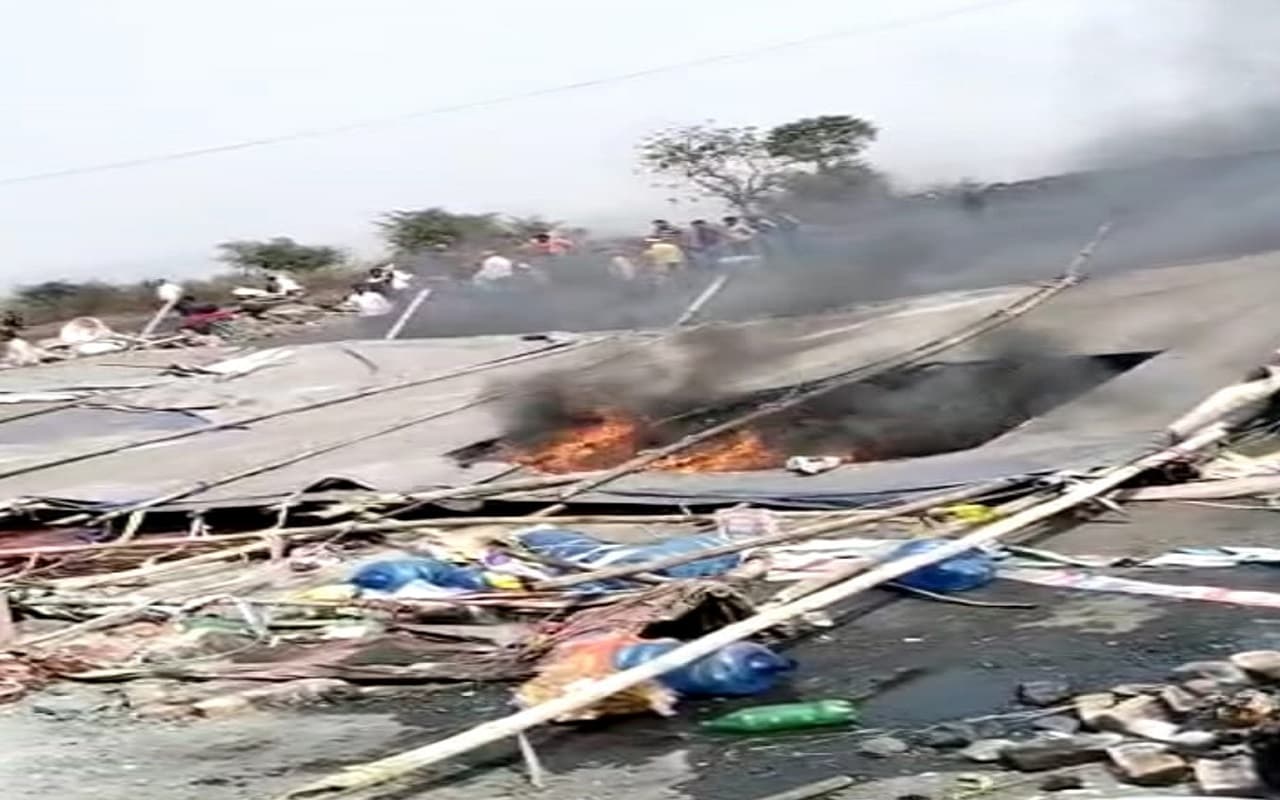 झारखंड: तापिन साउथ कोलियरी में कोल डंप पर वर्चस्व को लेकर हिंसक झड़प, 4 लोग गंभीर, फूंक डाला पंडाल