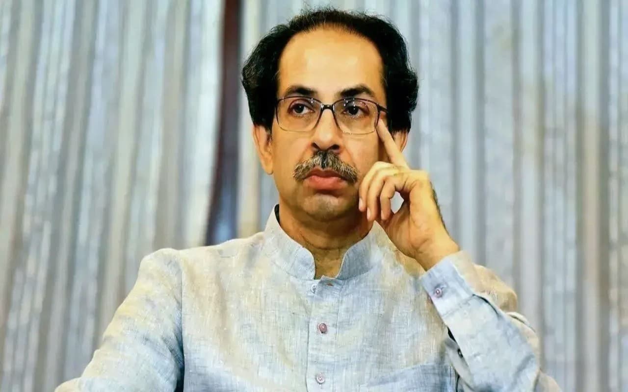 उद्धव ठाकरे परिवार के लिए बढ़ीं मुश्किलें, 19 बंगला घोटाले में FIR दर्ज, जानें पूरा मामला