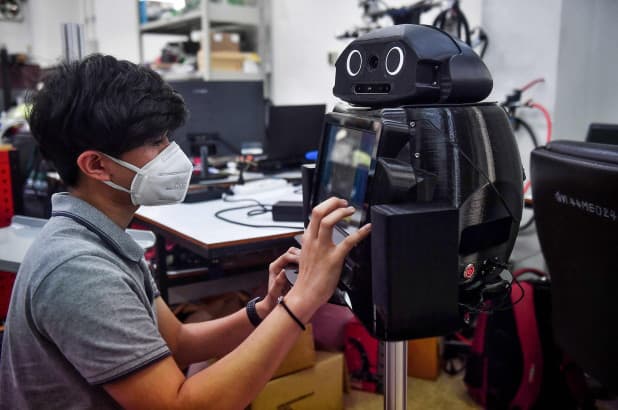 COVID19 से लड़ने में मदद कर रहे Ninja Robot