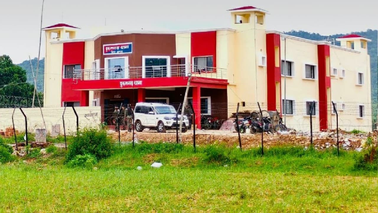 बिहार: वाल्मीकिनगर थाने की छत से गिरकर थानेदार की मौत, आत्महत्या, हादसा या साजिश? उठ रहे सवाल