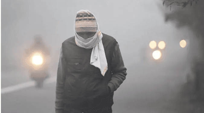 Weather Forecast In Up: यूपी में शीतलहरी की आहट, लखनऊ-नोएडा में बढ़ने लगी ठंड, बारिश से बदला मौसम का मिजाज