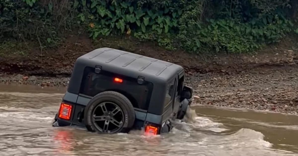 Mahindra Thar 4×4 की जबरदस्त पावर का कमाल, दलदल को चीरते हुए निकली बाहर, देखें वीडियो