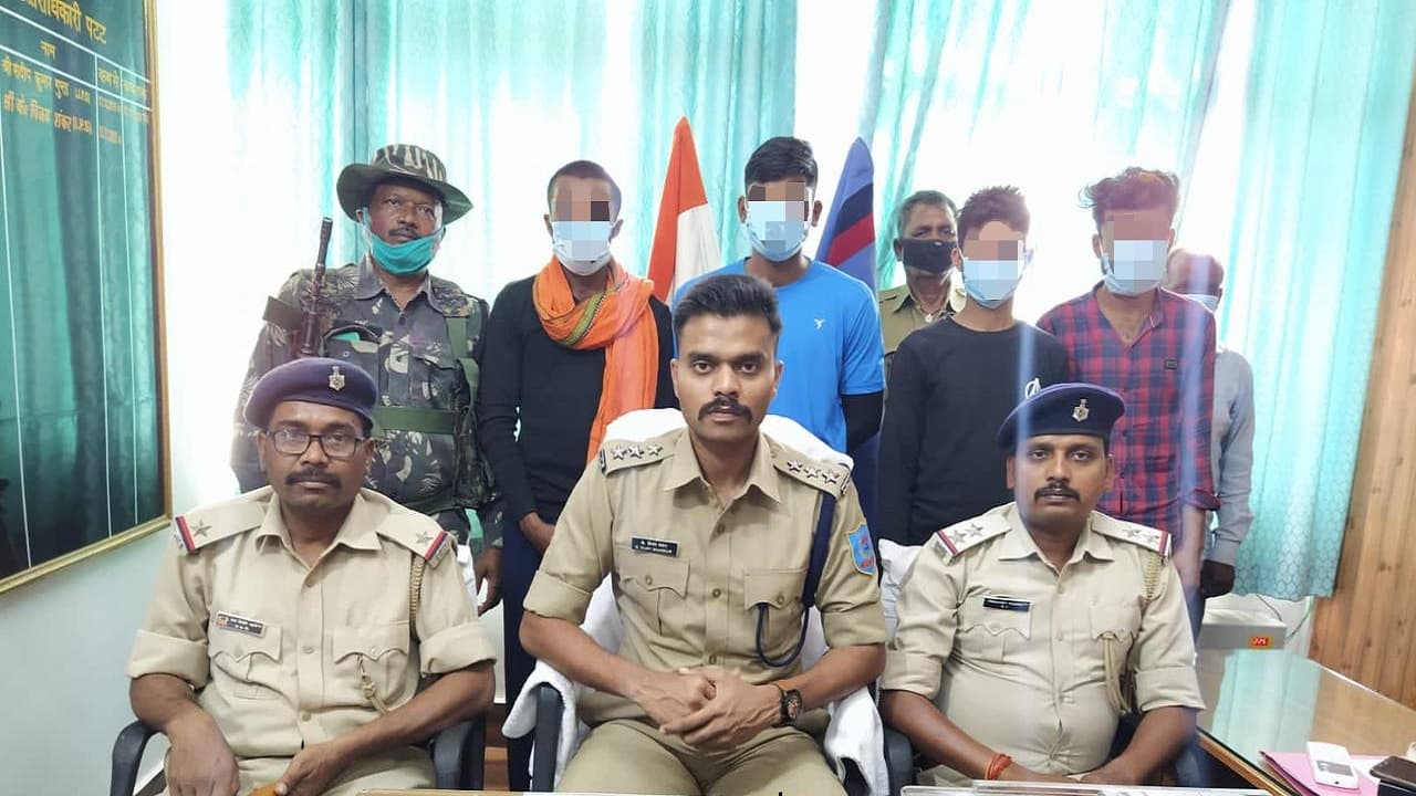 Jharkhand News: अंतरराज्यीय वाहन चोर गिरोह का पर्दाफाश, चार सदस्य गिरफ्तार, चोरी की बाइक व ऑटो बरामद