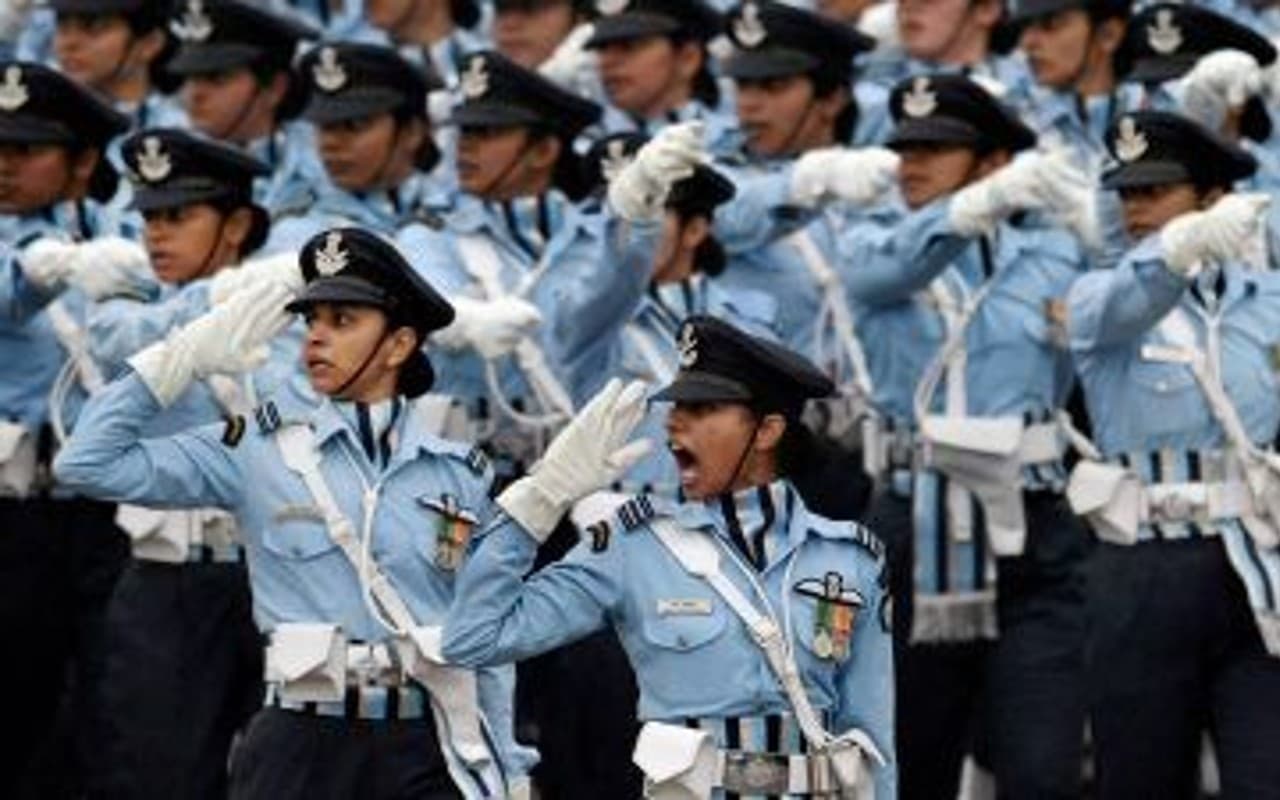 PHOTOS: भारतीय वायुसेना स्थापना दिवस, 80 लड़ाकू विमान आसमान में दिखाएंगे ताकत