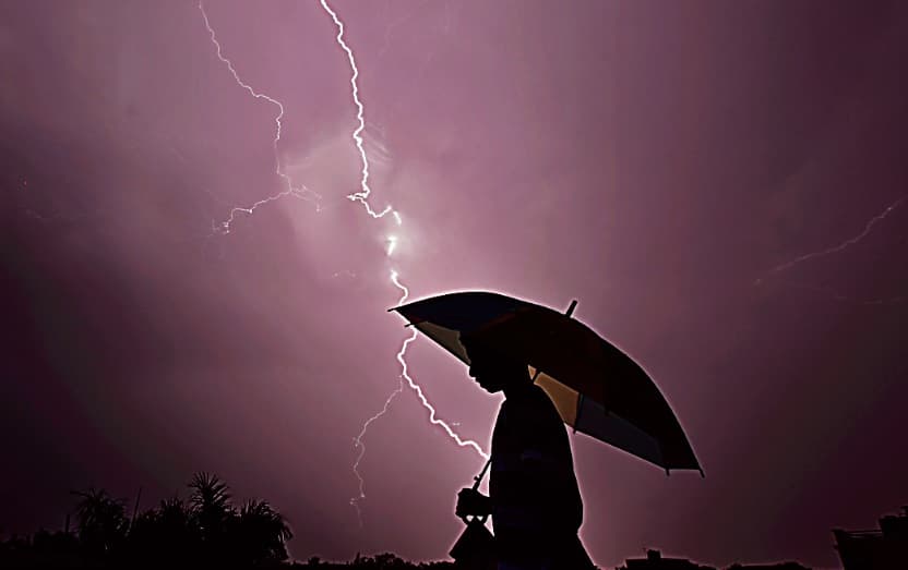 Bihar Weather forecast : बिहार में अगले 72 घंटे भारी बारिश व वज्रपात की आशंका, हाइ अलर्ट जारी
