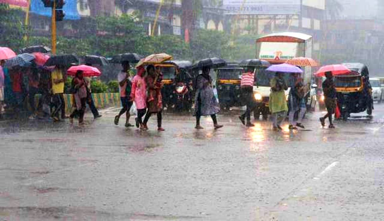 Weather Forecast : जम्मू में बारिश के कारण 2 की मौत, दिल्ली में मौसम सुहाना, जानें अन्य राज्यों का हाल