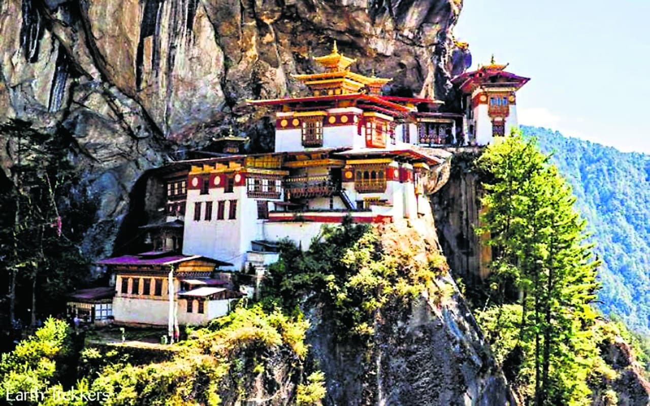 Bhutan Hill Stations: अद्भुत रोमांच पैदा करती हैं, भूटान की खूबसूरत पहाड़ियां