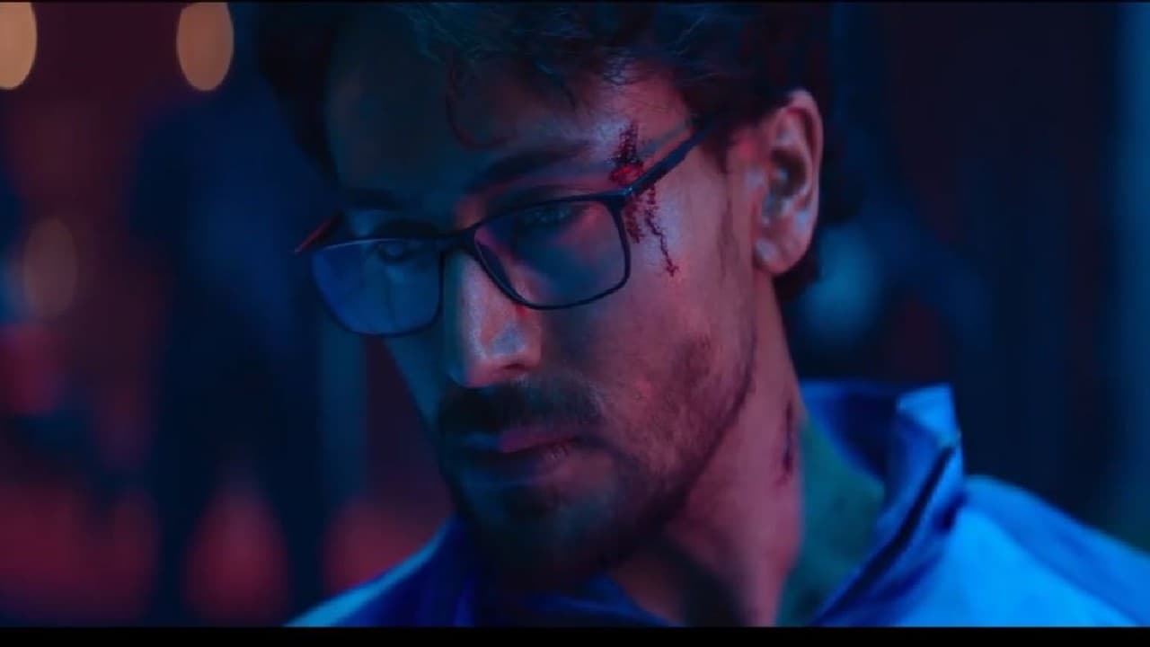 Tiger Shroff ने 180 किलो वजन उठाकर लगाए स्क्वैट्स, एक्टर का वर्कआउट वीडियो देख फैंस हुए इंप्रेस
